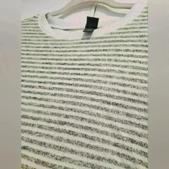 Wild Fable Sweater Grey/White Long Sleeve - Picture 3 of 4